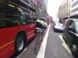 Rajd kurierów rowerowych ulicami Londynu