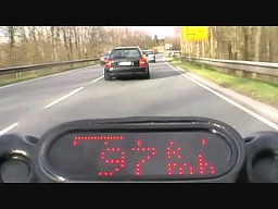 Czarne COŚ na drodze w Niemczech