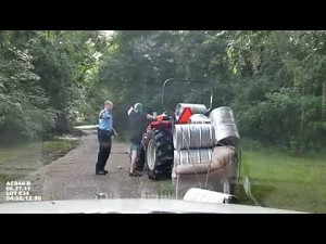 Policjant kontra pijany traktorzysta