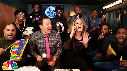Jimmy Fallon, Adele & The Roots śpiewają "Hello"