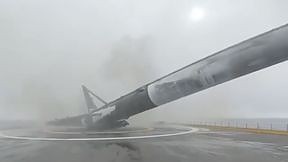 Nieudane lądowanie na barce rakiety Falcon 9