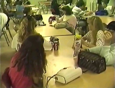 Typowy dzień w amerykańskiej szkole w... kwietniu 1990 roku