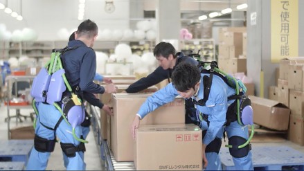Japonia zademonstrowała egzoszkielety dla pracowników fizycznych