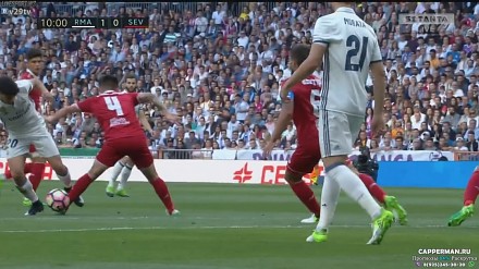Niecodzienny gol Nacho z meczu Real Madryt - Sevilla