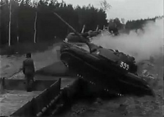 Bojowe zejście z eszelonu T-55 bez użycia rampy