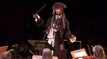 Motyw z Piratów z Karaibów w wykonaniu orkiestry