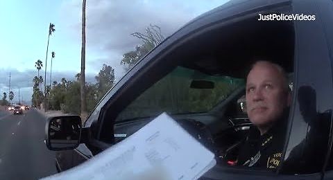 Policjant z Arizony zatrzymuje do kontroli swojego szefa