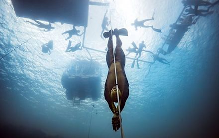 Rekord świata w nurkowaniu na bezdechu. Rosjanin zanurkował na głębokość 130 m