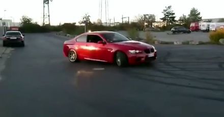 Kierowca BMW chciał się popisać driftem