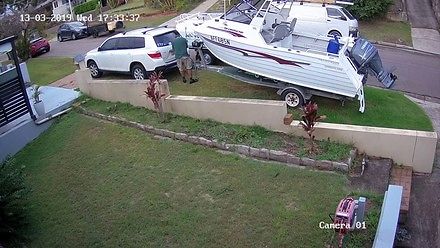 Parkowanie łodzi pod domem 
