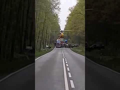 Brawurowe lądowanie helikoptera LPR pomiędzy drzewami